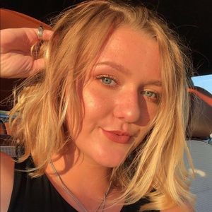 Meet your Posher, Madelyne